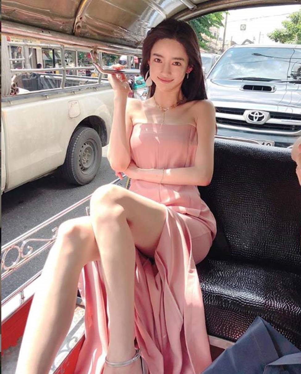 Fan sốc trước nhan sắc nguyên bản của người đẹp không yêu bị đòi quà 20 tỷ-11