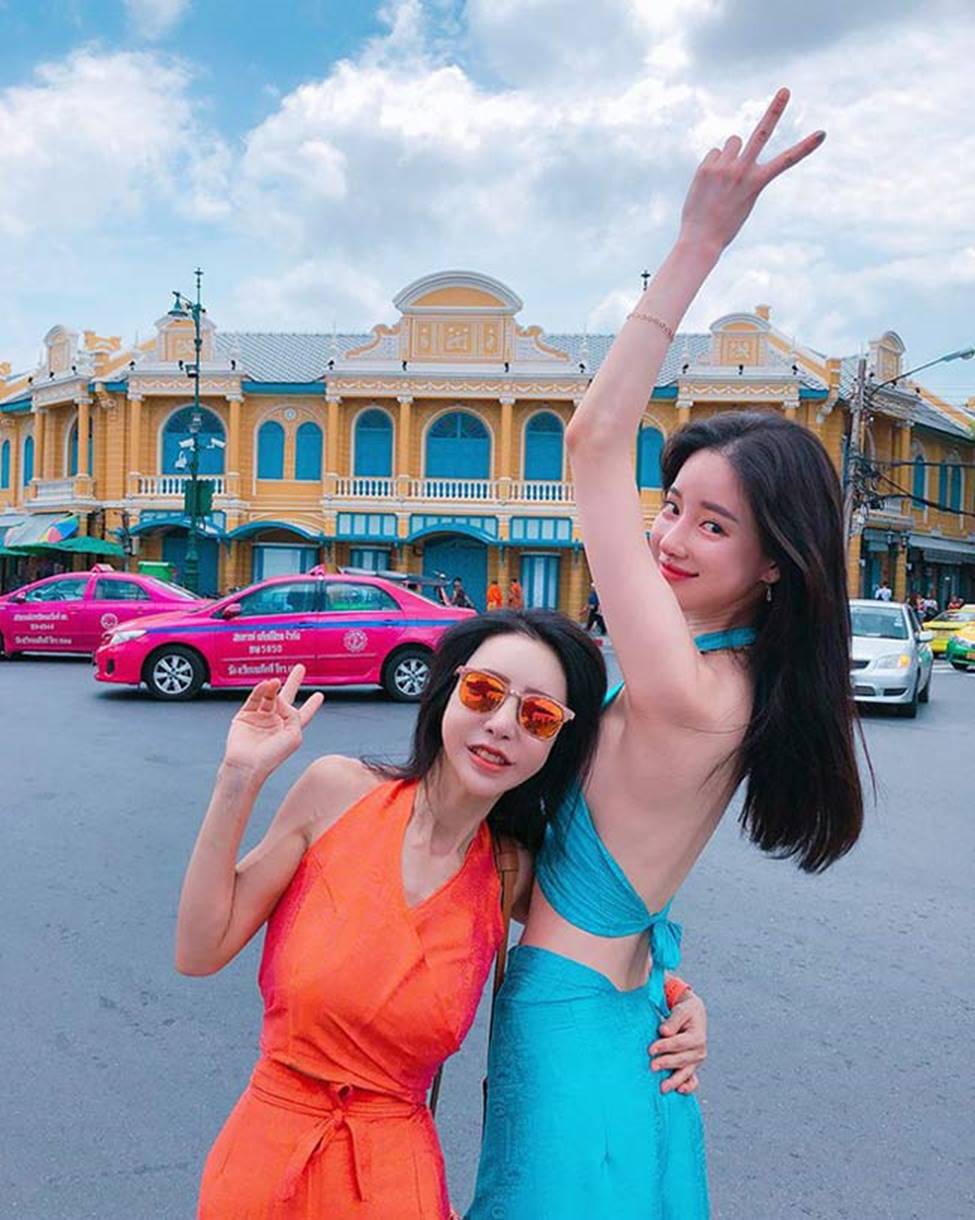 Fan sốc trước nhan sắc nguyên bản của người đẹp không yêu bị đòi quà 20 tỷ-16