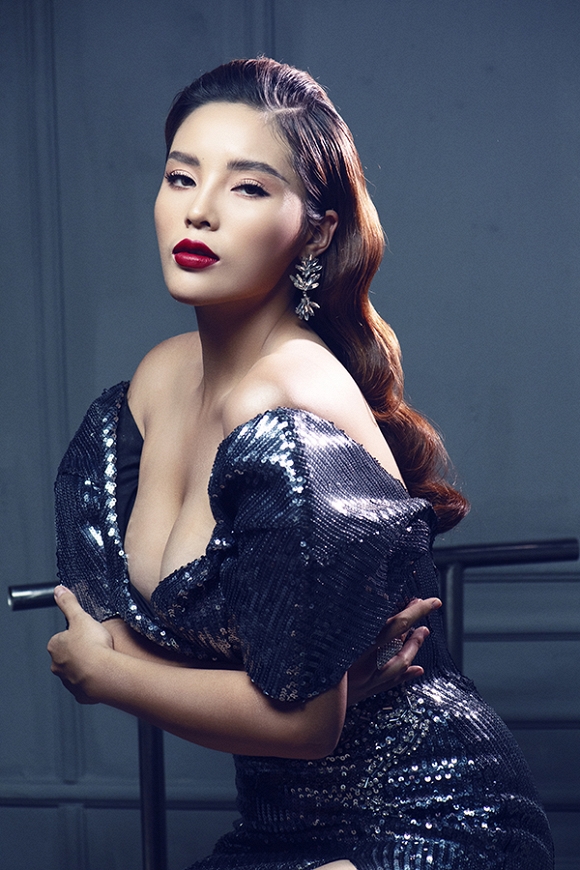 Kỳ Duyên gợi cảm với làn da nâu khỏe mạnh cùng đôi chân dài trứ danh-11