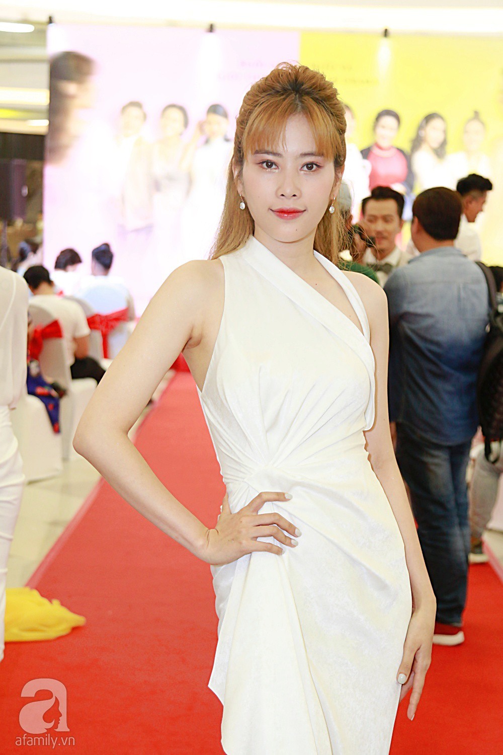 Hết béo ú giờ Nam Em lại gây bất ngờ khi xuất hiện với thân hình cò hương-3