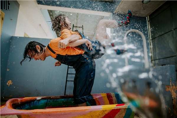 Bộ ảnh tinh nghịch của cặp đôi chàng chụp ảnh, nàng make-up, xem xong chỉ muốn yêu luôn-16