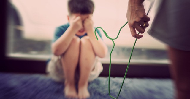 Chuyên gia tâm lý cho biết: Có 4 cách dạy dỗ trẻ bố mẹ cần nhớ thay vì đánh mắng khiến con kém cỏi-1