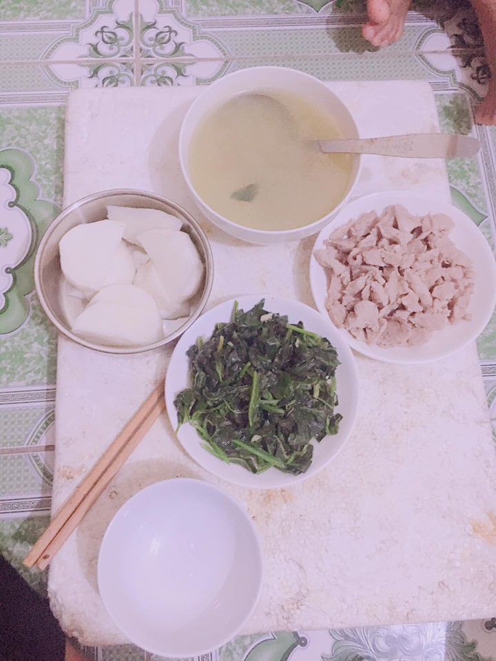 Cô gái tự thú đoảng hết phần thiên hạ khi rán cá không thành, dân mạng phát hờn khi thấy 1 chi tiết-3