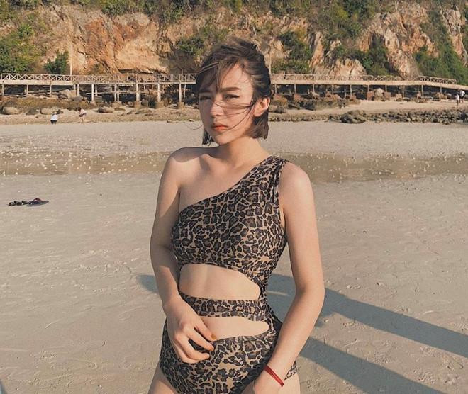 Những cặp hot girl ngỡ chị em song sinh vì quá giống nhau-9