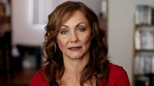 Gã ấu dâm dùng thuyết người ngoài hành tinh để lạm dụng đứa trẻ 12 tuổi, quan hệ với cả bố lẫn mẹ em nhằm có cớ bắt cóc cô bé-4