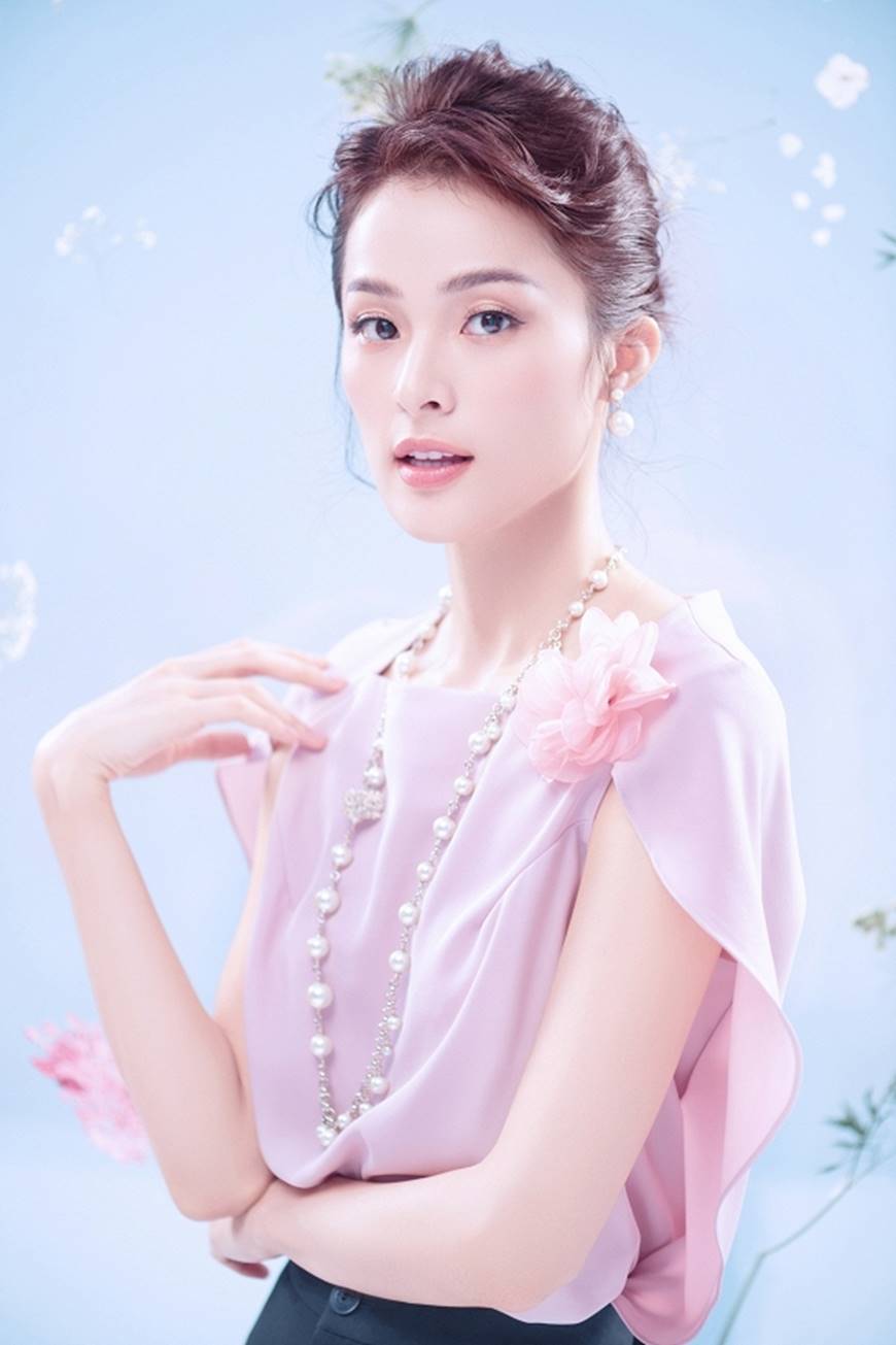 Hạ Vi ngọt ngào và mong manh tựa đóa hồng-15