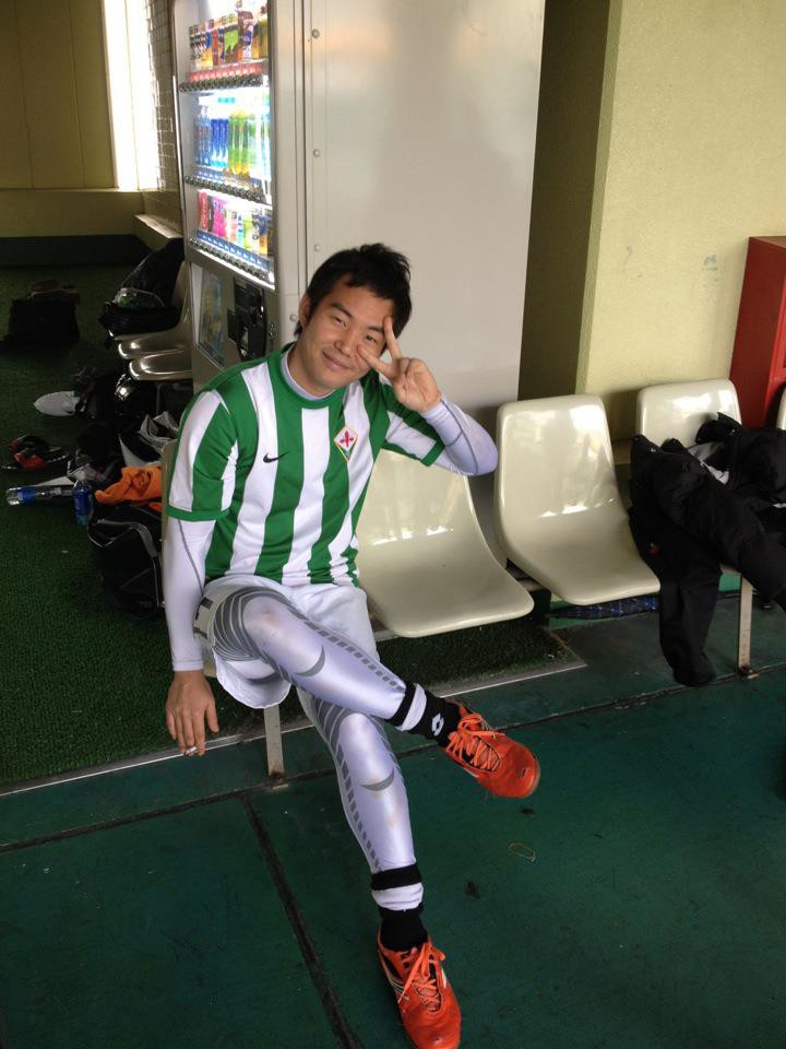 Con trai thầy Park bật mí chuyện suýt trở thành cầu thủ, đố vui fan tìm ảnh thời còn xách giày ra sân của mình-1