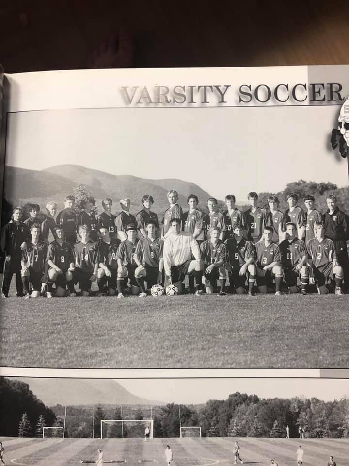 Con trai thầy Park bật mí chuyện suýt trở thành cầu thủ, đố vui fan tìm ảnh thời còn xách giày ra sân của mình-3