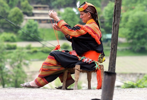 Nơi phụ nữ thoải mái tình dục với đàn ông lạ trước mặt chồng, du khách đổ xô đến-3