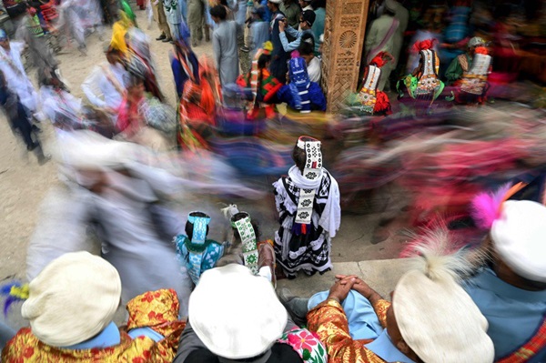 Nơi phụ nữ thoải mái tình dục với đàn ông lạ trước mặt chồng, du khách đổ xô đến-5