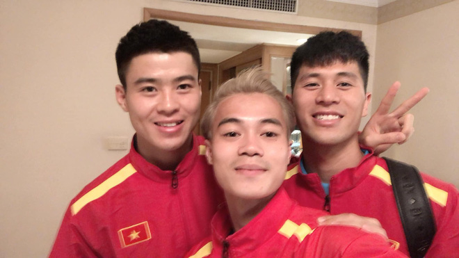 Văn Toàn chấm Xuân Trường đẹp trai bằng một nửa mình, dân mạng cảm thán: Thế thì đừng hỏi vì sao tuổi thơ cơ cực nhé-3