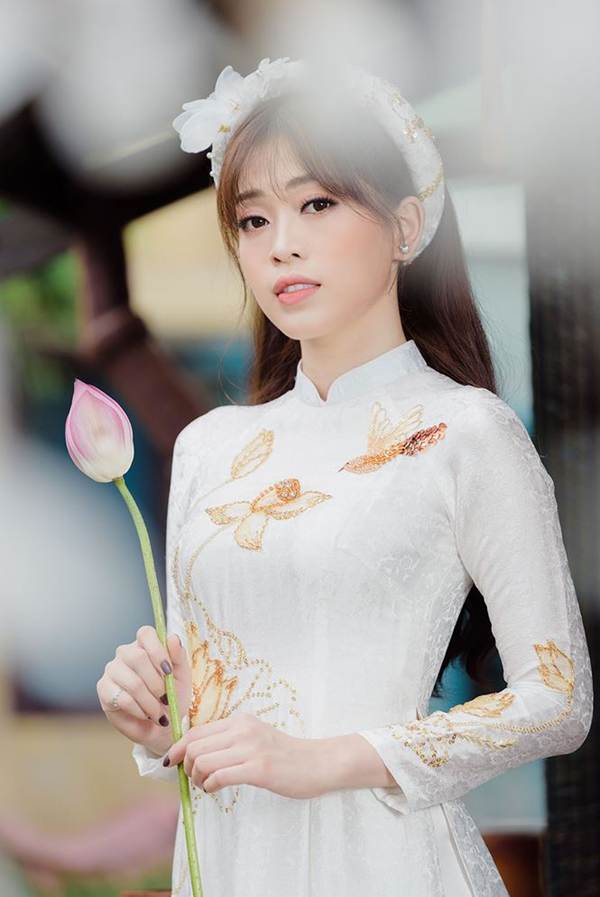 Á hậu Phương Nga thân thiết với ‘người tình màn ảnh’ của bạn trai Bình An-10