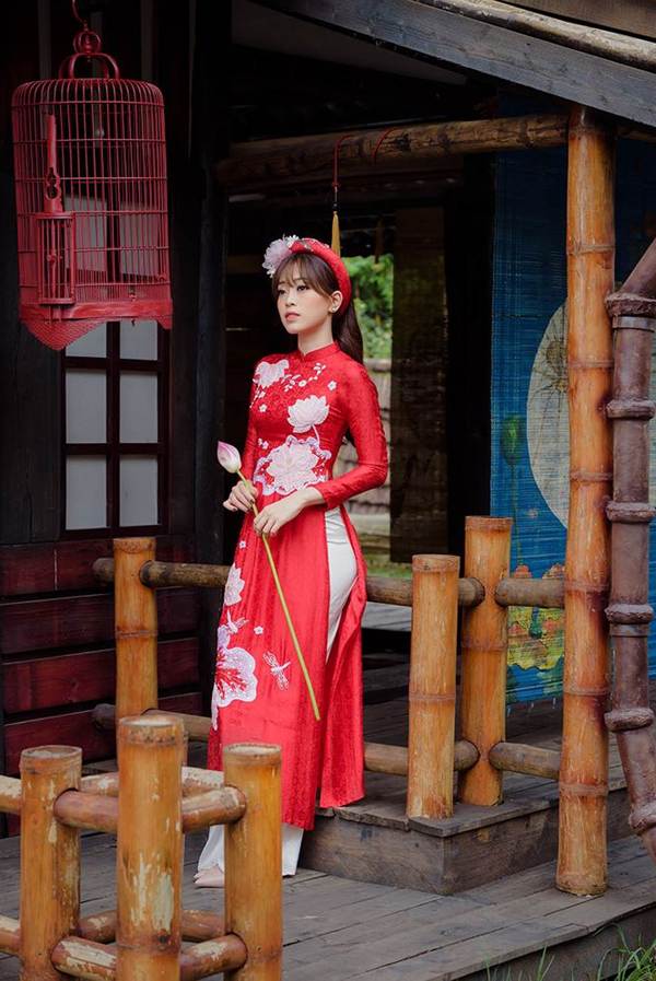 Á hậu Phương Nga thân thiết với ‘người tình màn ảnh’ của bạn trai Bình An-5