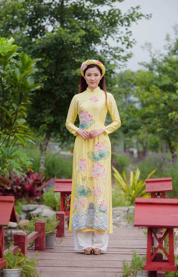 Á hậu Phương Nga thân thiết với ‘người tình màn ảnh’ của bạn trai Bình An-7