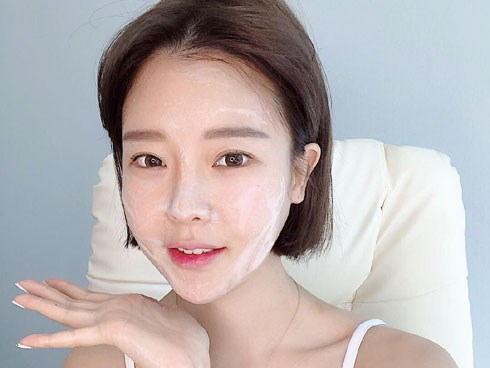 Được các bác sĩ da liễu ủng hộ hẳn hoi, đây là 5 công thức trị mụn bọc