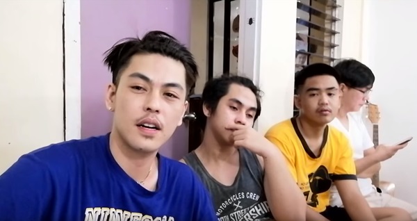 Đăng clip ôm thi thể người bố qua đời vào đúng Ngày của Cha, YouTuber tạo làn sóng tranh cãi dữ dội trên MXH-3