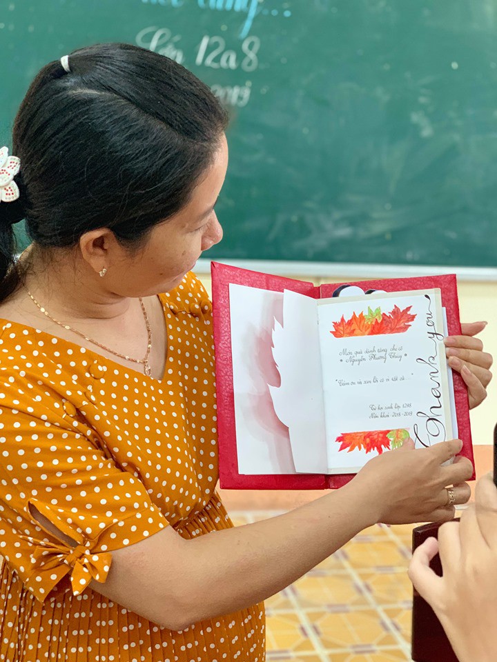 Làm nhật ký thủ công tặng cô giáo, học sinh Vĩnh Long khiến cộng đồng mạng trầm trồ trước độ khéo tay vô cực-4