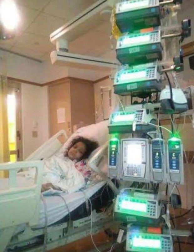 Bé gái bị rách toàn bộ ruột bởi 1 tai nạn kinh hoàng ở bể bơi mà nhiều cha mẹ không ngờ đến-1