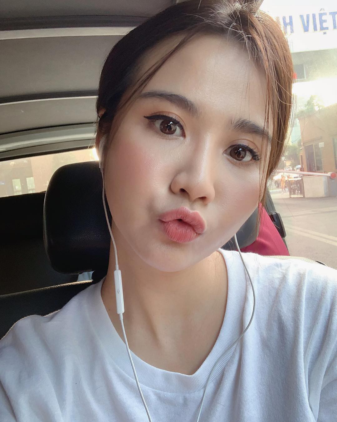 Hậu ly hôn: Huyền Lizzie với nhan sắc đỉnh cao, style sang chảnh có thừa, đúng là phụ nữ đẹp nhất khi không thuộc về ai-3