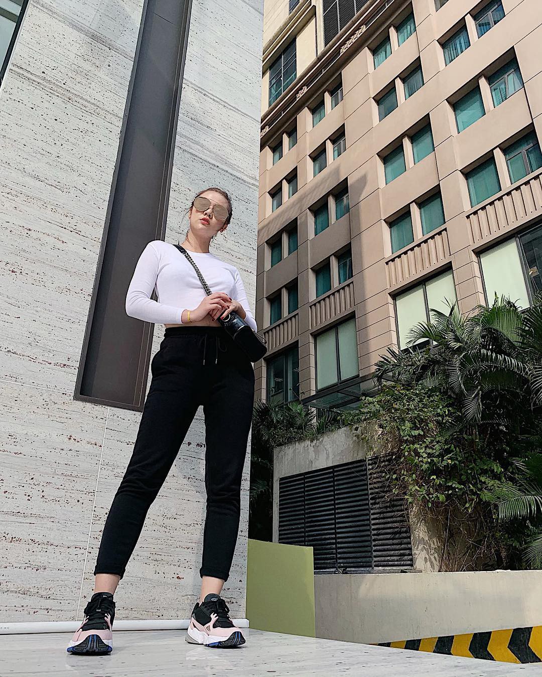 Hậu ly hôn: Huyền Lizzie với nhan sắc đỉnh cao, style sang chảnh có thừa, đúng là phụ nữ đẹp nhất khi không thuộc về ai-17