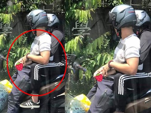 Đang dừng đèn đỏ, chàng trai đột nhiên kéo tay bạn gái cho vào trong quần gây choáng nặng
