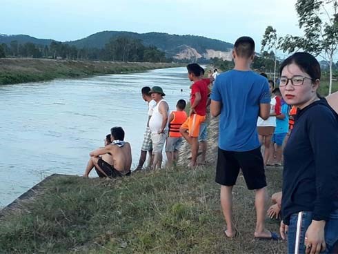 Thiếu nữ 18 tuổi mất tích khi đi tắm sông cùng bạn