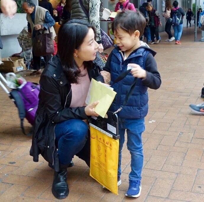 Nhà không có gì ngoài nổi tiếng và tiền bạc nhưng Nữ hoàng làng thể thao lại nuôi dạy 3 con như thế này-6