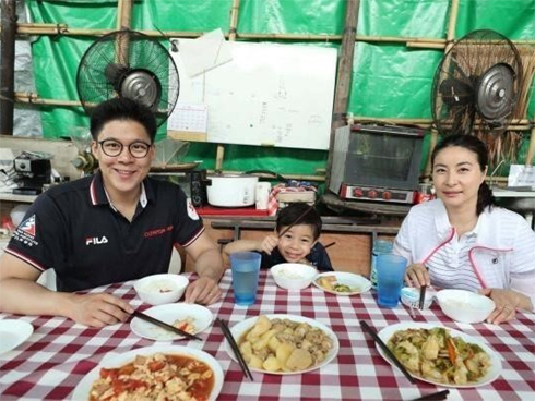 Đằng sau thành công của những người nổi tiếng thế giới có bố mẹ dạy con kiểu Gấu Panda-5