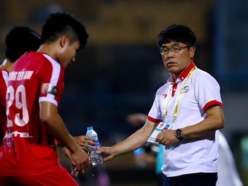 Bầu Đức sẽ không hỗ trợ VFF trả lương cho HLV Park Hang Seo-2