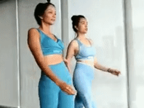 Dù chân trần hay 'dép hiệu' tổ ong, H'Hen Niê vẫn chứng minh đẳng cấp catwalk đỉnh cao Dù chân trần hay 'dép hiệu' tổ ong, H'Hen Niê vẫn chứng minh đẳng cấp catwalk đỉnh cao