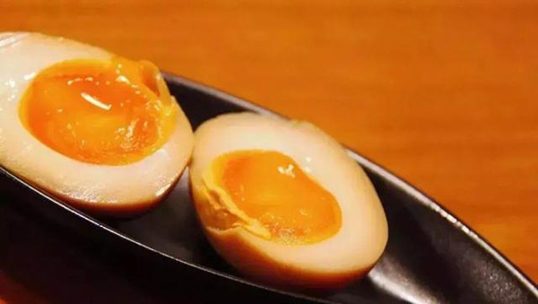 Bé 2 tuổi nôn ra máu vì ăn trứng để qua đêm, bác sĩ chỉ điểm cách bảo quản thức ăn thừa-2