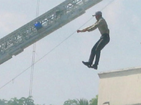 Nghi vấn nữ sinh vừa đỗ cấp 3 bị chủ quầy thuốc xâm hại tình dục-2