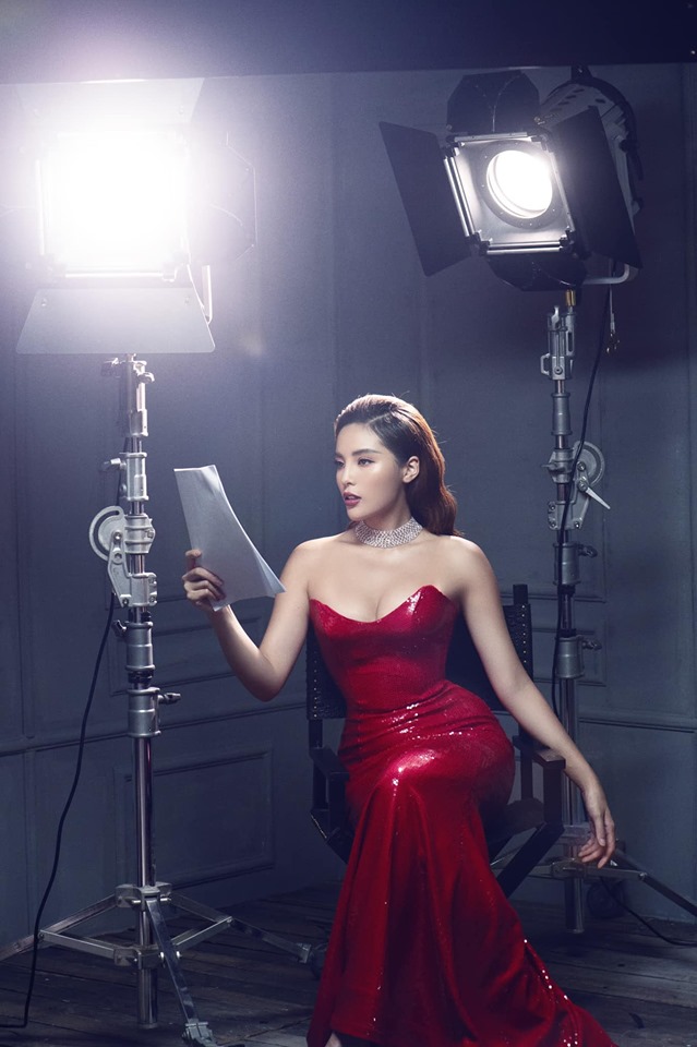 Hoa hậu Kỳ Duyên lộ ảnh tầng lớp mỡ khác gì mẹ bỉm sữa trong hậu trường quảng bá thẩm mỹ viện-3