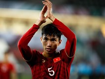 Người thầy đầu tiên và những ký ức với 'tỷ phú' Đoàn Văn Hậu Người thầy đầu tiên và những ký ức với 'tỷ phú' Đoàn Văn Hậu