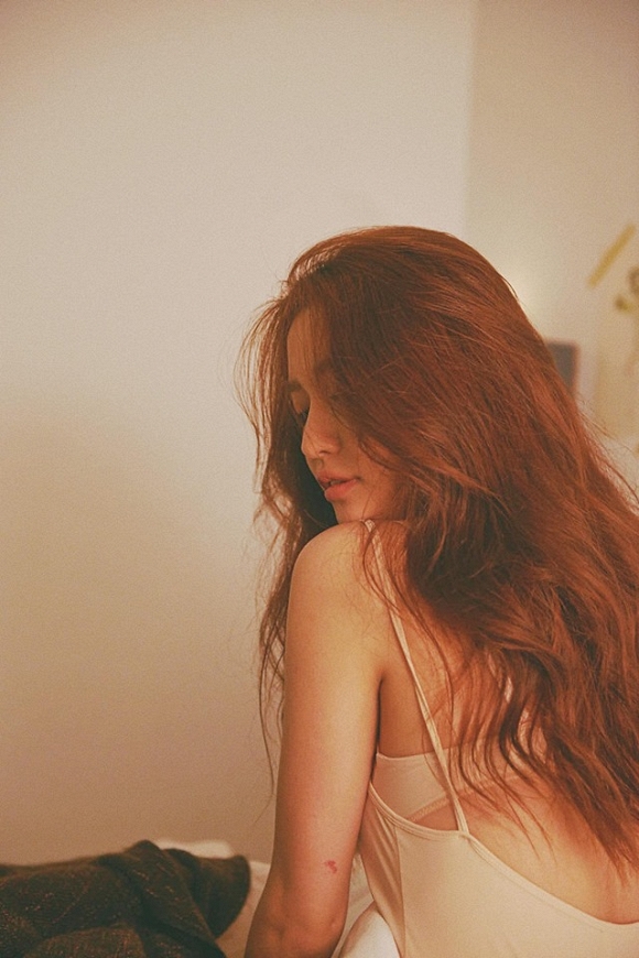 Đăng ảnh chúc mọi người ngủ ngon, Bích Phương lại khiến thiên hạ mất ngủ-1