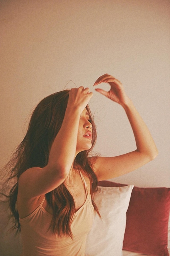 Đăng ảnh chúc mọi người ngủ ngon, Bích Phương lại khiến thiên hạ mất ngủ-10