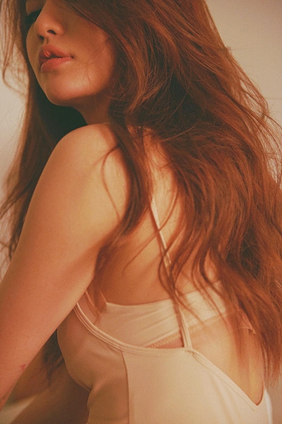 Đăng ảnh chúc mọi người ngủ ngon, Bích Phương lại khiến thiên hạ mất ngủ-7