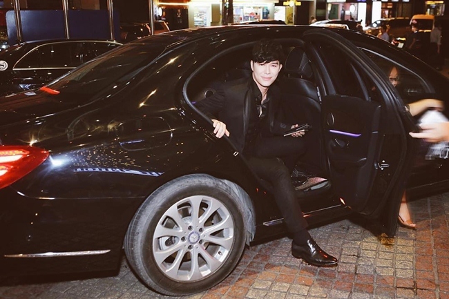 Khối tài sản kếch xù của nam ca sĩ dùng rượu rửa chân hết 200 triệu/tháng-5