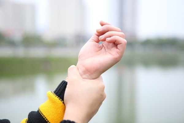 Thấy bàn tay có 1 trong 4 dấu hiệu này: Đi khám ngay vì cơ thể đang cảnh báo bệnh nguy hiểm-2