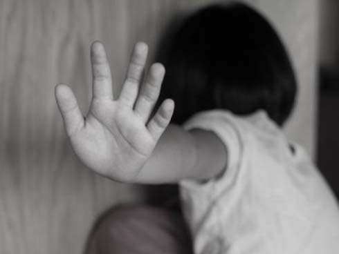 Xe Audi lao từ cầu vượt xuống vực sâu, tài xế thoát chết hy hữu-4