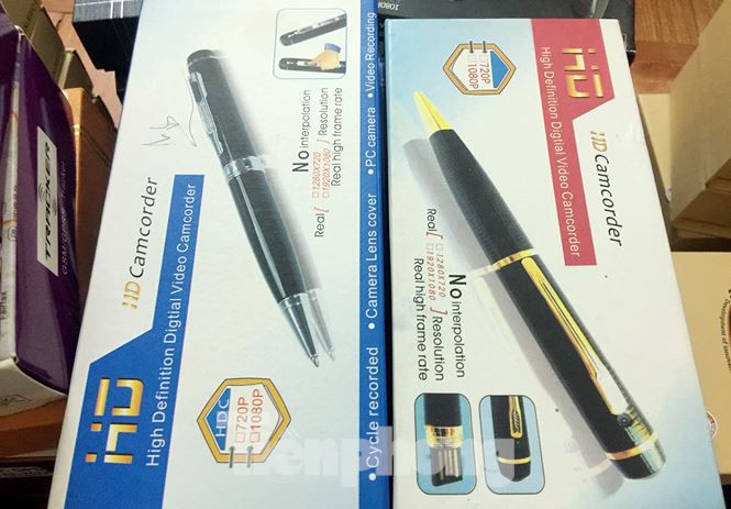 Bắt đường dây cung cấp tai nghe siêu nhỏ phục vụ gian lận thi cử-10