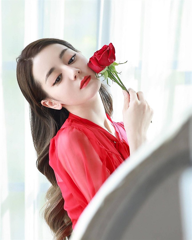 Địch Lệ Nhiệt Ba xinh gấp bội phần khi giã từ màu tóc truyền thống và chuyển sang kiểu tóc ombre cực kỳ chất chơi-9