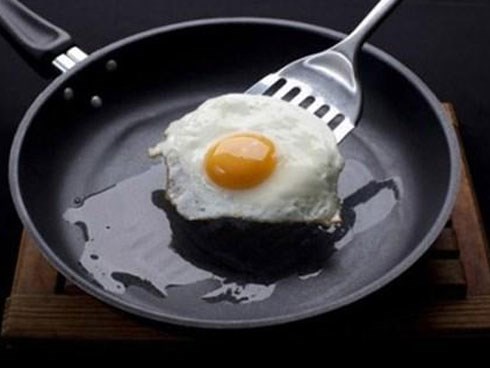 6 lưu ý khi sử dụng chảo chống dính để tránh ung thư 'gõ cửa'