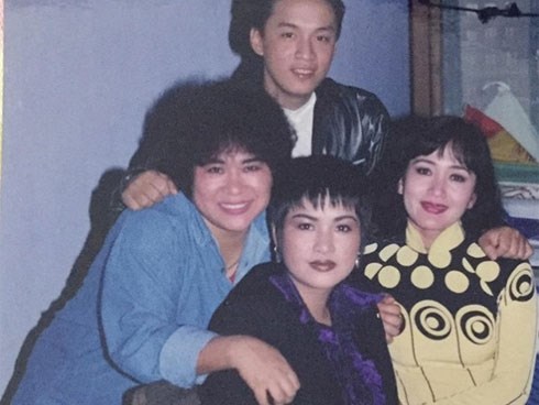 Minh Vượng, Lam Trường, Thanh Lam, Minh Hòa hội ngộ trong một khung hình cũ, fan nhận ra: Ai rồi cũng sẽ khác!