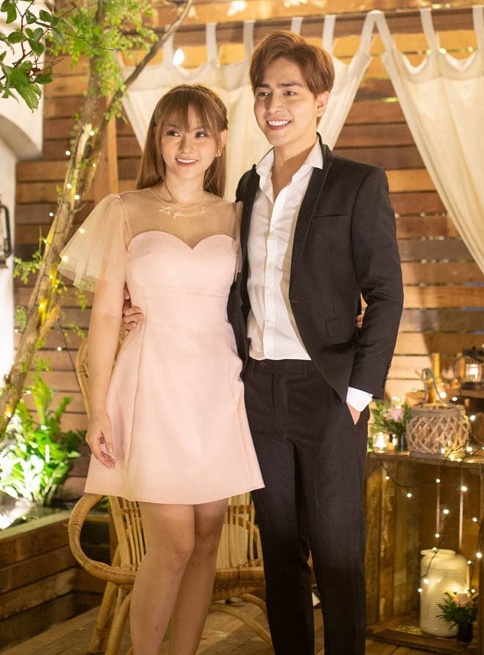 Phản ứng của Thu Thủy khi chồng sắp cưới bị chỉ trích vì liếm chân, để bạn gái cũ đè lên người trong show 18+-3