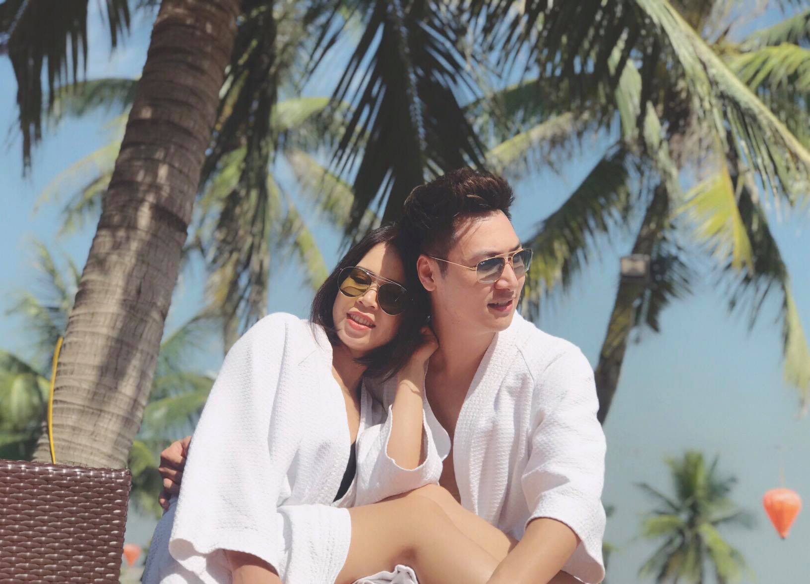 Cùng là nam thần giờ vàng, nhưng nếu Việt Anh bị dân mạng ném đá thì người này lại được 9,5 điểm vì thủy chung với vợ-3