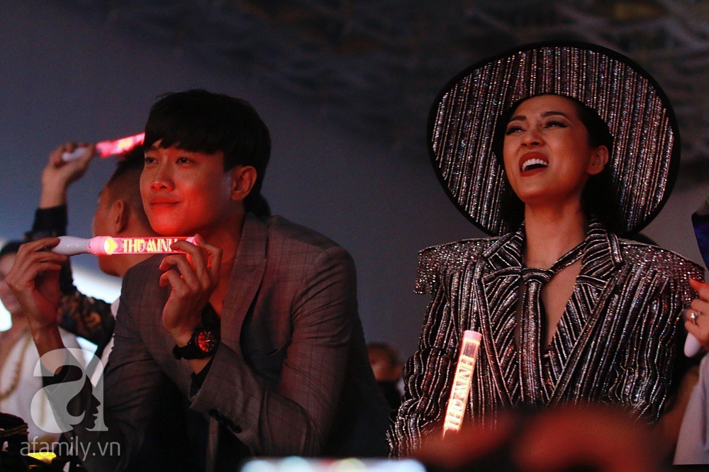 Quốc Trường dính chặt tình cũ Bảo Anh mặc thiên hạ quẩy nhiệt tình khi xem show Thu Minh-9