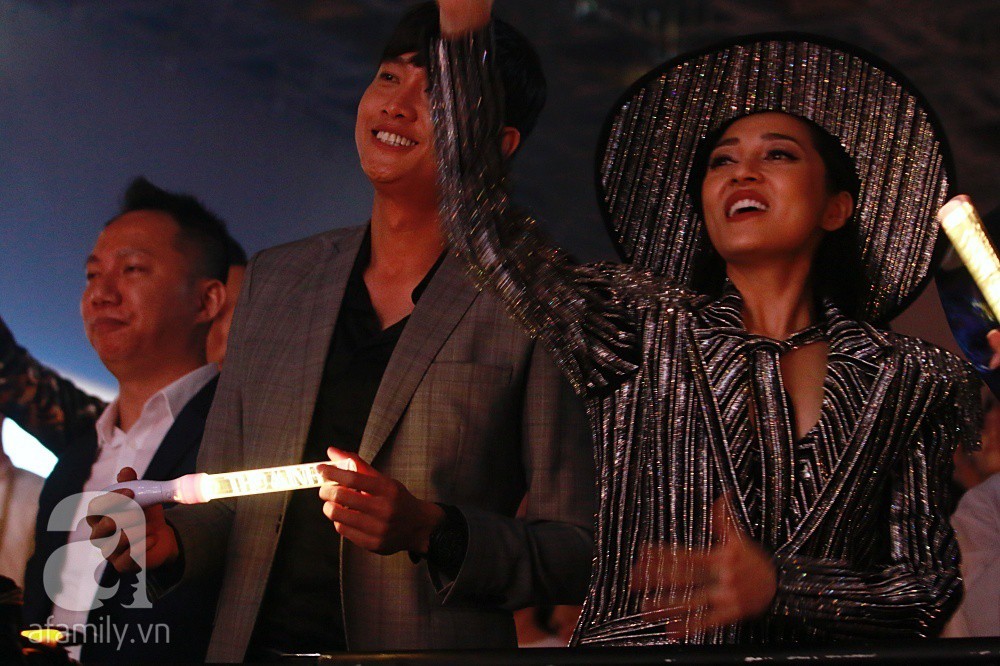 Quốc Trường dính chặt tình cũ Bảo Anh mặc thiên hạ quẩy nhiệt tình khi xem show Thu Minh-10