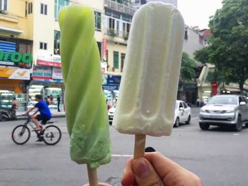 Cửa hàng kem nổi tiếng Hà Nội bị tố: Tự ý thu của khách 1k và đổi cho bao khăn giấy ướt?-4