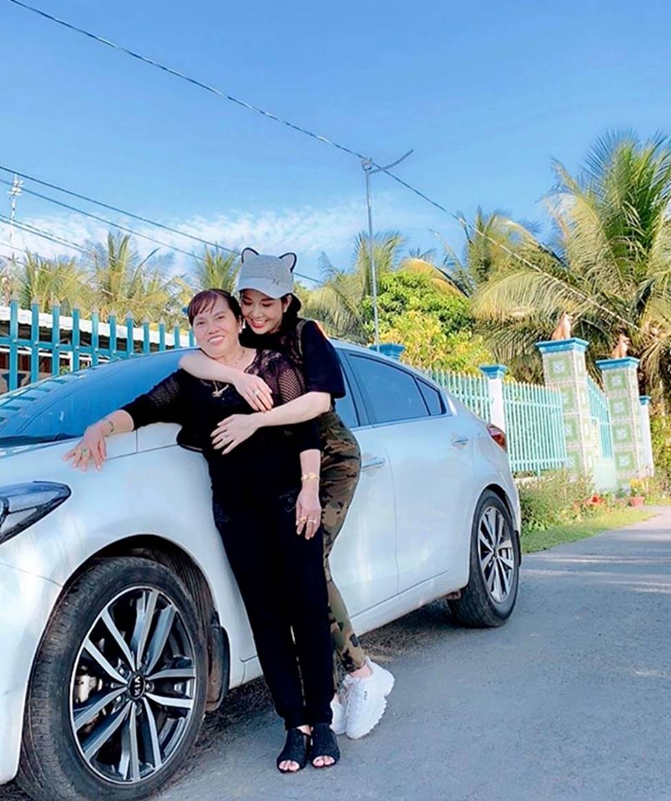 Người yêu Lệ Rơi hút nghìn lượt xem khi đăng ảnh quảng cáo vì quá sexy-19